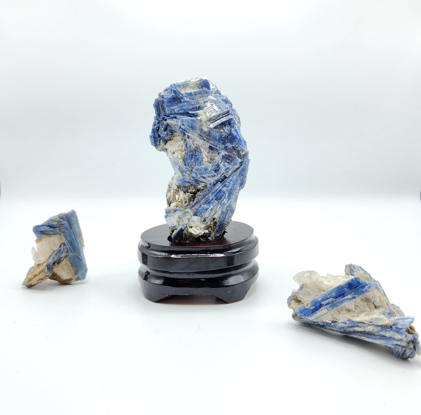Kyanite - Repairs Damaged Tissue | Dissolves Energy Blockages | Enhances Communication